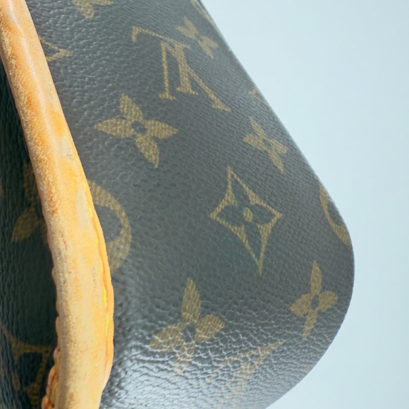 Louis Vuitton Authentic Solognes Crossbody - Picture 5 of 12